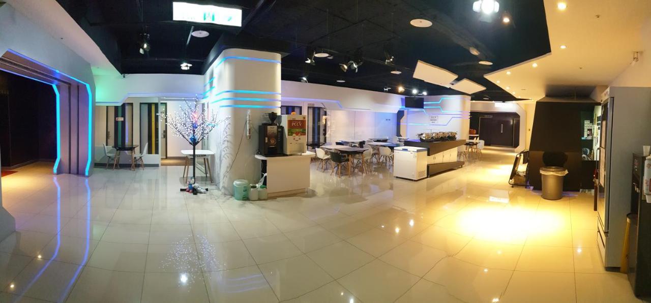 Galaxia Business Hotel Тайчжун Экстерьер фото